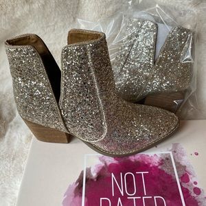 NOT RATED GOLD HIGH HEEL SHOE